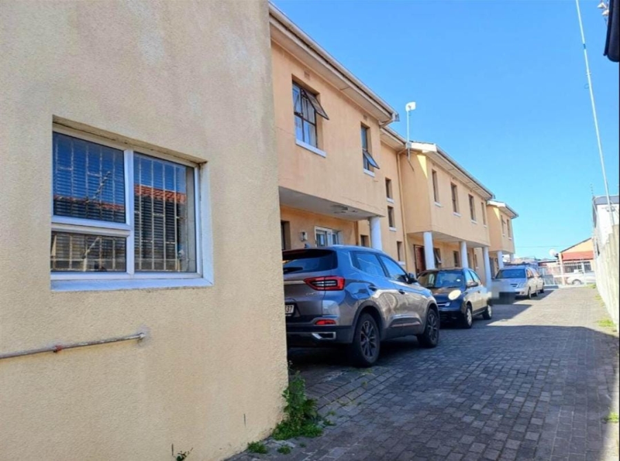 To Let  Bedroom Property for Rent in Surrey Estate Western Cape